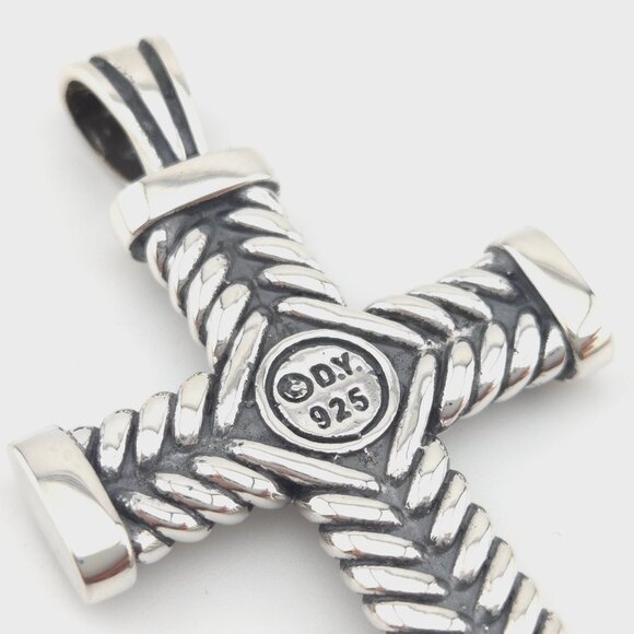 David Yurman Sterling Silver Cable 45 x 27mm Classic Chevron Cross Pendant Pouch - Picture 9 of 9